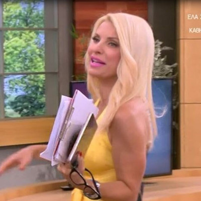 Ελένη Μενεγάκη: Απίστευτο σέξι ατύχημα! Πιάστηκε το φόρεμά της και…