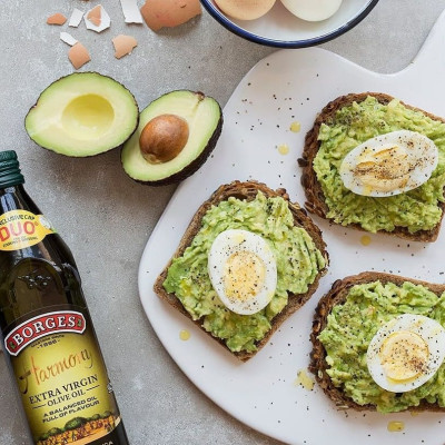 Πώς θα φτιάξεις το πιο νόστιμο avocado toast για τις μέρες των εξετάσεων(video)