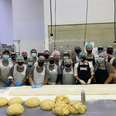 Meghan και Harry κρύβονται πίσω από μάσκες σε νέες αδημοσίευτες φωτογραφίες