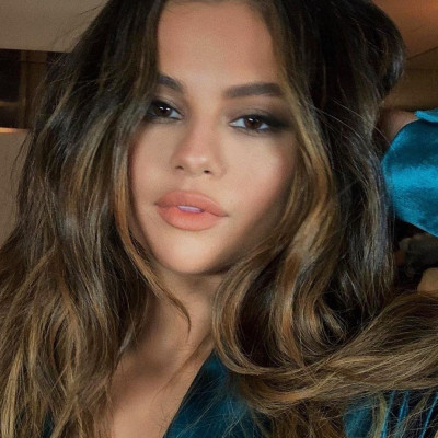 H Selena Gomez έκανε το πιο άψογο boho look για κάθε μέρα