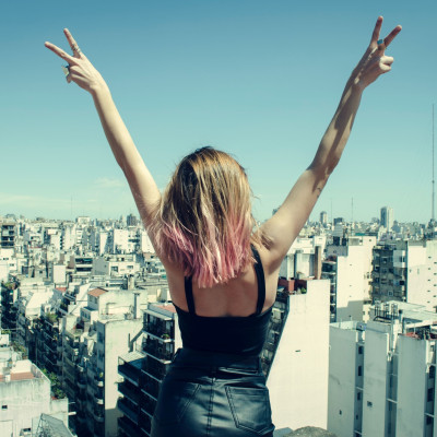 3 προβλήματα που μόνο μια ψηλή κοπέλα μπορεί να καταλάβει