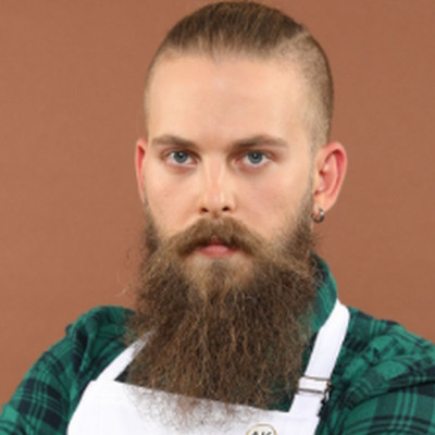 MasterChef: Έχεις δει τη σύζυγο του Δημοσθένη; Παραμυθένια ομορφιά