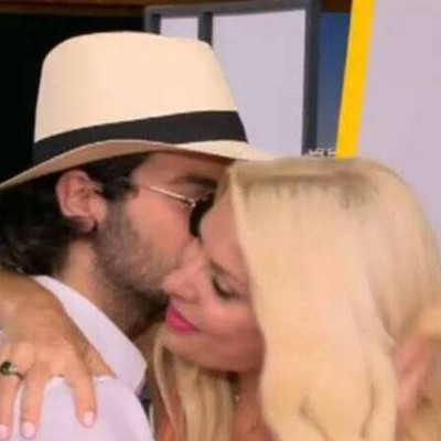 Ελένη Μενεγάκη: Ο γιος της Άγγελος Λάτσιος όπως δεν το έχετε ξαναδεί