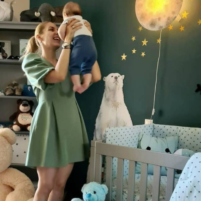 Μαντώ Γαστεράτου: Ο γιος της φοράει μαγιό και το Instagram λιώνει