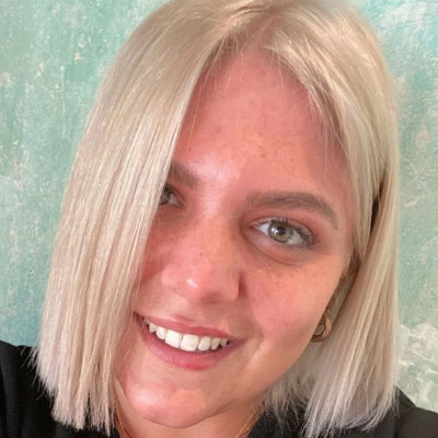 Δανάη Μπάρκα: Δείτε τη να τραγουδάει μαζί με τη γιαγιά της (pics+vid)