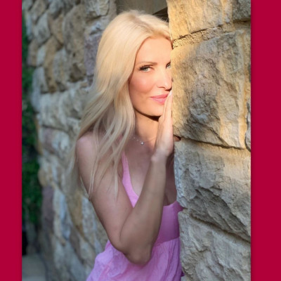 Ελένη Μενεγάκη: Το γλέντι στα Άχλα της Άνδρου μετά το τέλος της από την tv