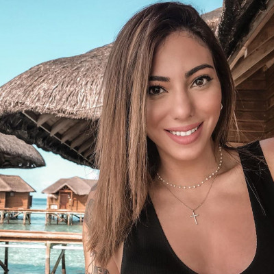 Η Ευρυδίκη Βαλαβάνη έβαλε ένα μπικίνι με το απόλυτο χρώμα για τις καστανές