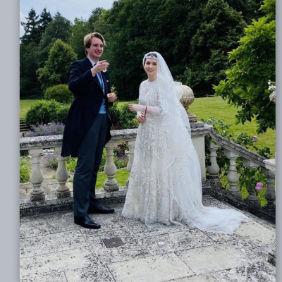 Ο εναλλακτικός πριγκιπικός γάμος και το παραμυθένιο νυφικό