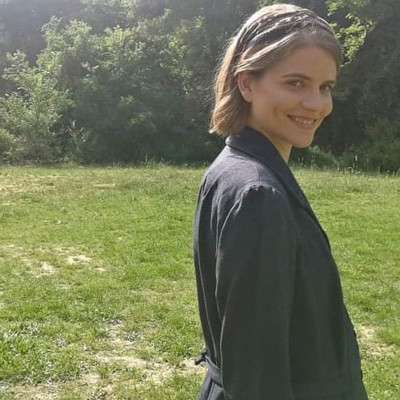 Άγριες Μέλισσες: Η Δρόσω ποζάρει με μαγιό και η φωτό της γίνεται viral!