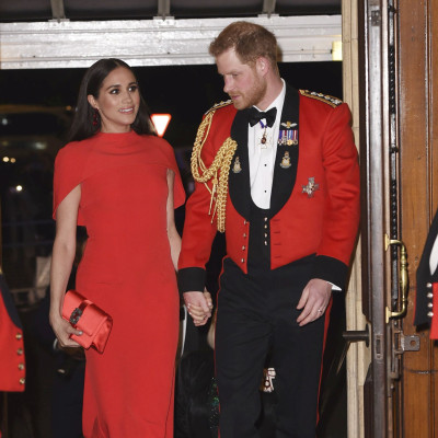 Hi Meghan! Πιο αδυνατισμένη και κούκλα από ποτέ η Markle στις νέες φωτό