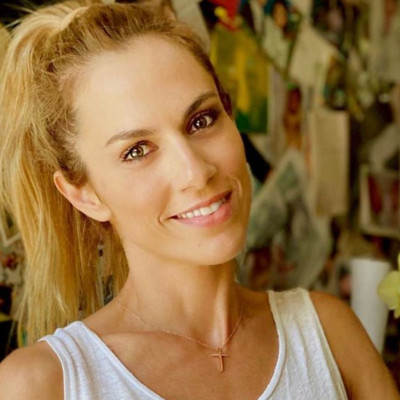 Η φώτο της μαμάς Ντορέττας με μαγιό και το σχόλιο της Κατερίνας Παπουτσάκη