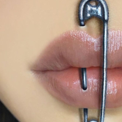 Απίστευτα 3D σχέδια από make-up artist - Δείτε τι κάνει πάνω στο σώμα της (pics)