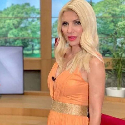 Ελένη Μενεγάκη: Έτσι είναι το σώμα της χωρίς ρετούς