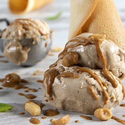 Άκης Πετρετζίκης: Vegan παγωτό με 2 υλικά