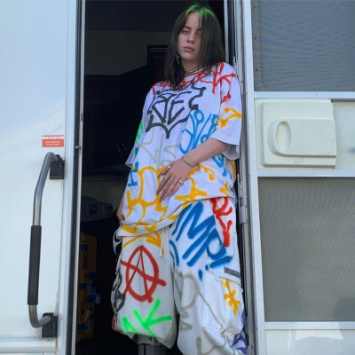 Billie Eilish: Τρελάθηκε μόλις είδε ποια pop star χόρεψε το κομμάτι της