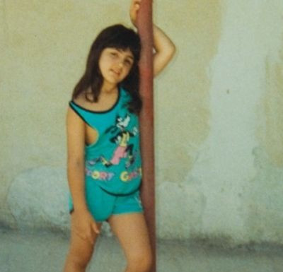 Αναγνωρίζεις ποια hot τραγουδίστρια είναι το κοριτσάκι της φωτογραφίας;