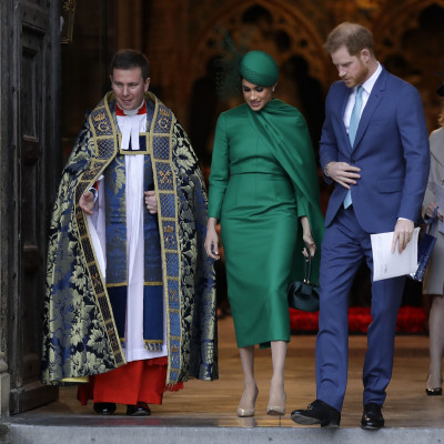 Ο πρίγκιπας Harry απαρνιέται το επίθετό του για χάρη της Meghan Markle;