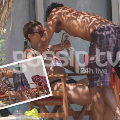 Πήγαμε στη Βάρκιζα και τους τσακώσαμε σε τρυφερές στιγμές