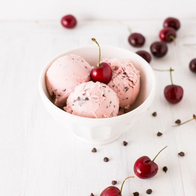 Φτιάξε την πιο δροσιστική μους κεράσι με 4 υλικά μόνο