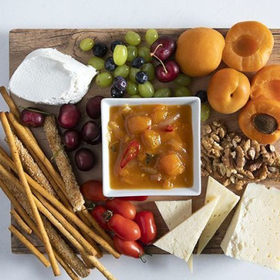 Λαχταριστό chutney βερίκοκου από τον Άκη Πετρετζίκη