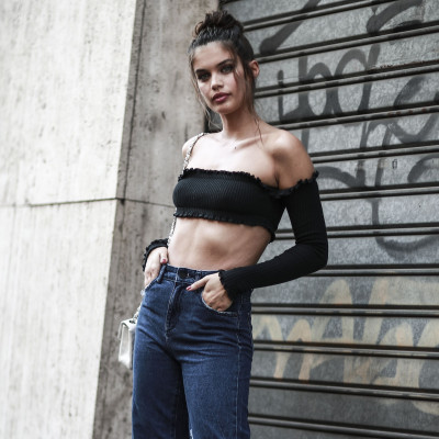 Crop Τop & Jean: Ο πιο κλασικός, καλοκαιρινός συνδυασμός ρούχων φέτος αναβαθμίζεται