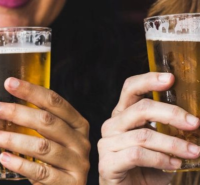 Τελικά, πόσο εύκολο είναι να μείνεις μακριά από το αλκοόλ το καλοκαίρι;