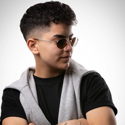 O Liak ξαναχτυπά και θα κολλήσεις με το νέο single «Όταν Με Κοιτάει»