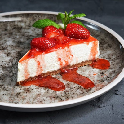 Φτιάξε το γρήγορο cheesecake του Άκη Πετρετζίκη