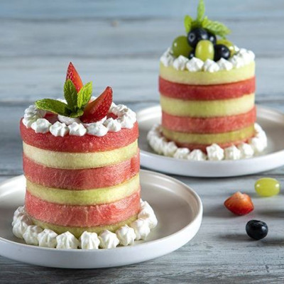 Λαχταριστή τούρτα καρπούζι-πεπόνι από τον Άκη