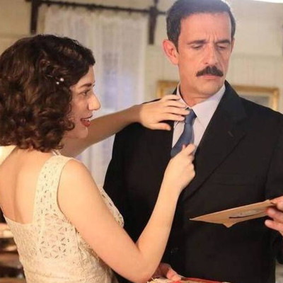 Άγριες Μέλισσες: Δείτε την Πηνελόπη με μαγιό και θα... τρίβετε τα μάτια σας!