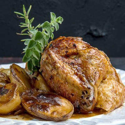 Κοτόπουλο με μαύρη μπίρα στον φούρνο