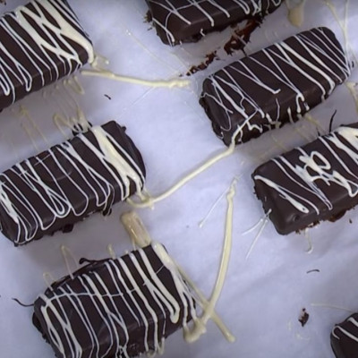 Οι πιο νόστιμες γαλακτοφέτες με σοκολάτα από τον Άκη Πετρετζίκη