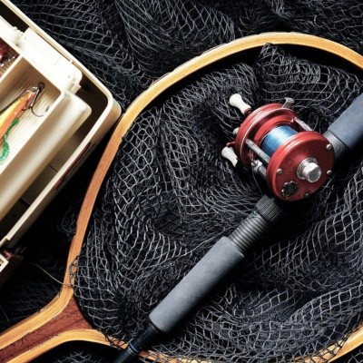 Επική γκάφα - Πήγε να πιάσει το ψάρι αλλά την πάτησε (video)