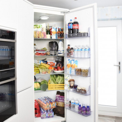 Άνοιξε το ψυγείο και έμεινε… παγωτό μ’ αυτό που είδε (photos)