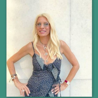 Ελένη Μενεγάκη: Η εντυπωσιακή βραδινή έξοδος με τον Μάκη στη Νάξο (Photos)