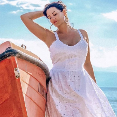 Η Μαρία Κορινθίου ποζάρει σαν γοργόνα και «ρίχνει» το Instagram (photos)