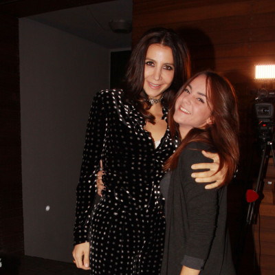 Μαρία Ελένη Λυκουρέζου & Ζένια Μπονάτσου: Οι χοροί τους σε beach bar στη Μύκονο