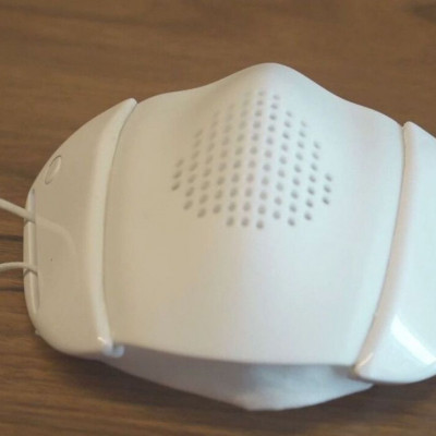 Κορονοϊός: Η μάσκα που μεταφράζει 8 γλώσσες! (video)