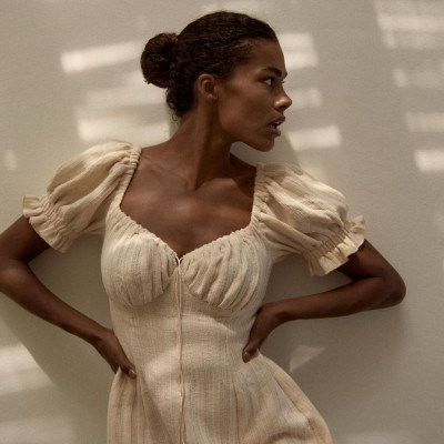 Kunakey: H 23χρονη αντικαταστάτρια της Bellucci ποζάρει με μαγιό στη Μύκονο