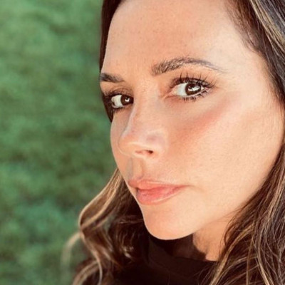 Victoria Beckham: Δες πώς μακιγιάρεται μέσα σε πέντε λεπτά (vid)