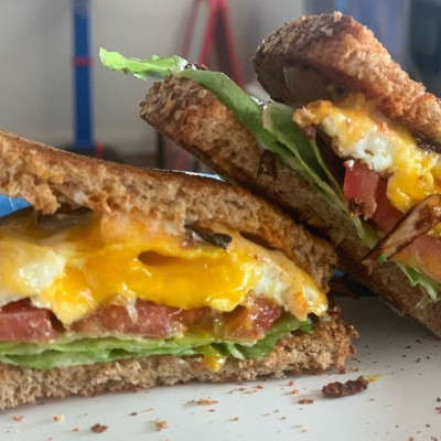 Αυτό το σάντουιτς έγινε viral στο TikΤοκ και ξέρουμε πώς θα το φτιάξεις