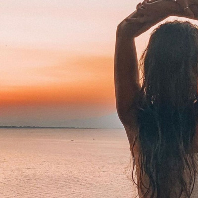 Ξετρέλανε την παραλία η αδερφή της Χριστίνας Μπόμπα (pics+vid)