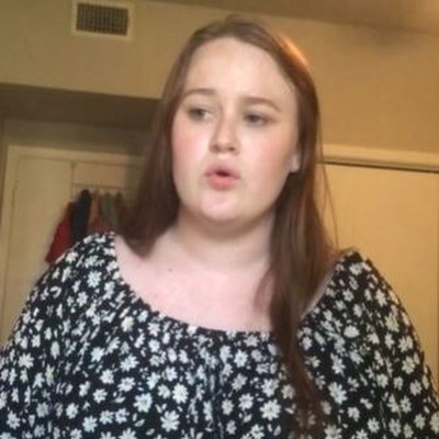 TikTok: Τη στιγμή που τραγουδούσε «έσκασε» η μητέρα της από το ταβάνι (vid)