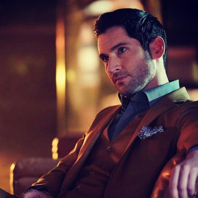 Η φωνή του Tom Ellis με κιθάρα είναι τουλάχιστον ερωτεύσιμη