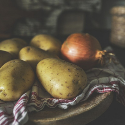 Γι’ αυτό δεν πρέπει να βάζετε τις πατάτες μαζί με τα κρεμμύδια (photos)