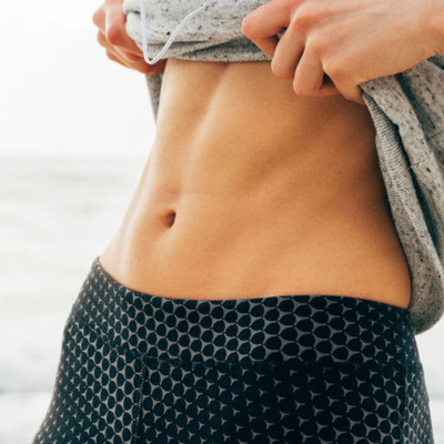 Επίπεδη κοιλιά: Ποιες τροφές περιλαμβάνει η κατάλληλη δίαιτα (εικόνες)