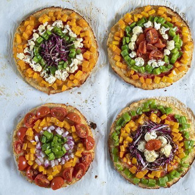 Σήμερα τρώμε πίτσα ουράνιο τόξο από τον Άκη