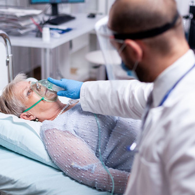 Κορονοϊός: Γιατί 1 στους 10 επιστρέφει στο νοσοκομείο εντός 10 ημερών