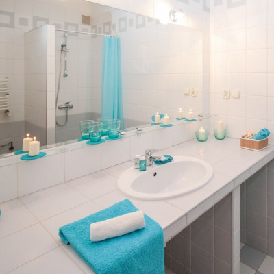 Το απόλυτο κόλπο για να μην θολώνει ποτέ ο καθρέπτης του μπάνιου (video)