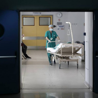 Κορονοϊός: Συναγερμός στην Αττική - Θέμα ημερών το lockdown και η απαγόρευση κυκλοφορίας